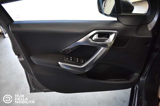 PEUGEOT 2008 PureTech 82 Allure